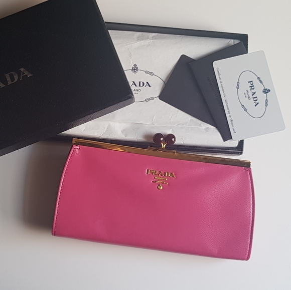 Prada Clutch - Picture 14 of 16